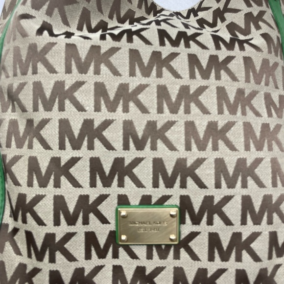 Michael Kors Signature Jet Set Large Green Trim Gold Monogram Tote Bag - Picture 2 of 10